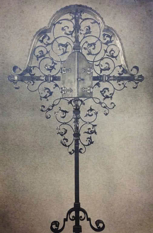 Geschmiedetes Grabkreuz
