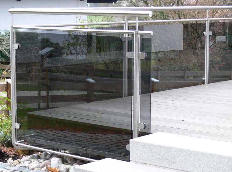 Edelstahlgeländer mit Glasfüllung
