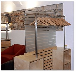 Garderobe aus Edelstahl